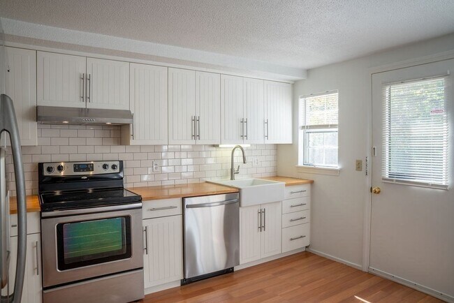 Photo - 21 Desmond Ave Apartamento Unidad A