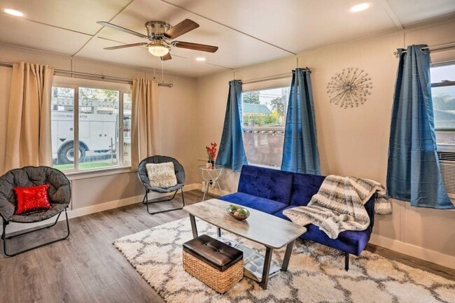 Photo - 9590 2nd Ave