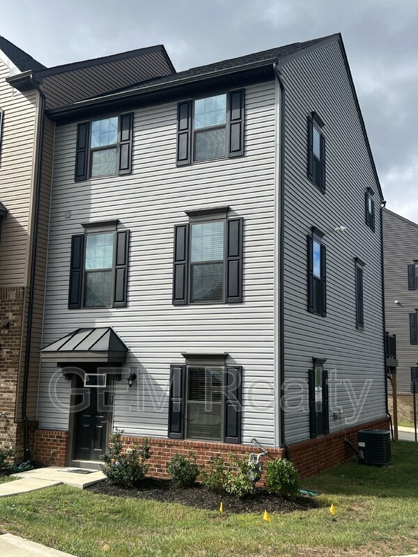 Photo - 1101 Rampart Dr