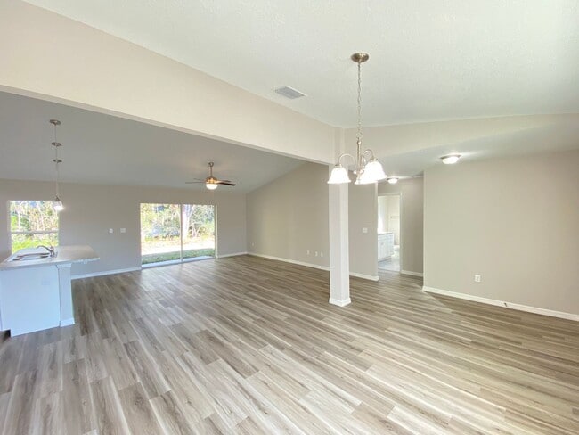 Photo - Custom Home - Desirable SW Ocala Neighborhood 3/2/2 **Won't Last**