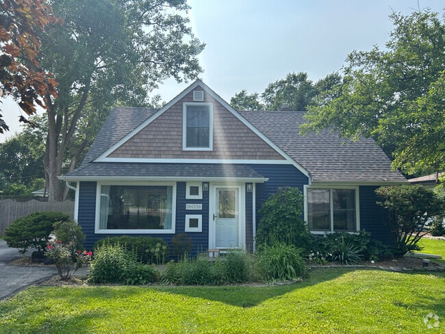 Building Photo - 0n336 Herrick Dr Rental