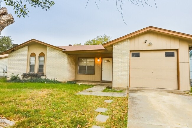 Photo - 209 Royal Dr