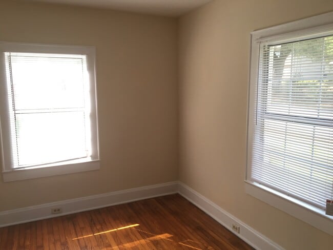Photo - 170 20th St NE