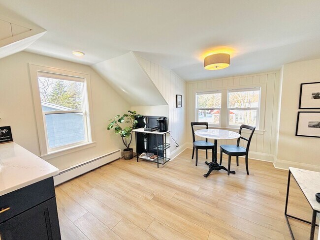 Photo - 7713 Knoll St Unidad 2 (Upper )