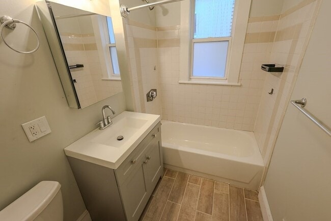 Photo - 72 Ridgewood St Unit 2