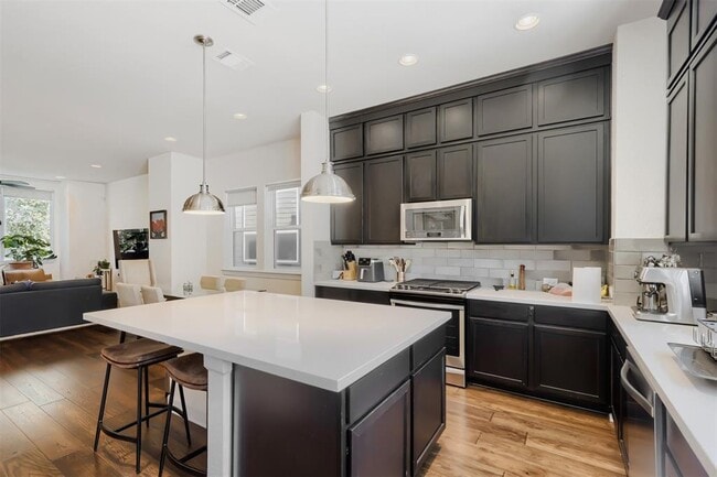 Photo - 1411 Waterloo Shore Ln Unit 13