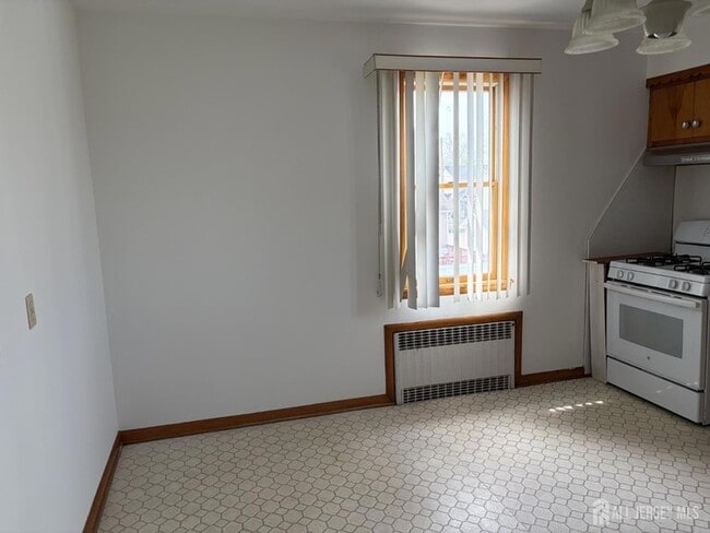 Photo - 123 Heald St Unit F1