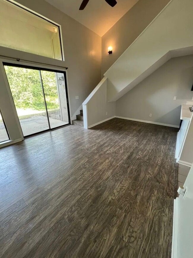 Photo - 1000 Stonegate Dr