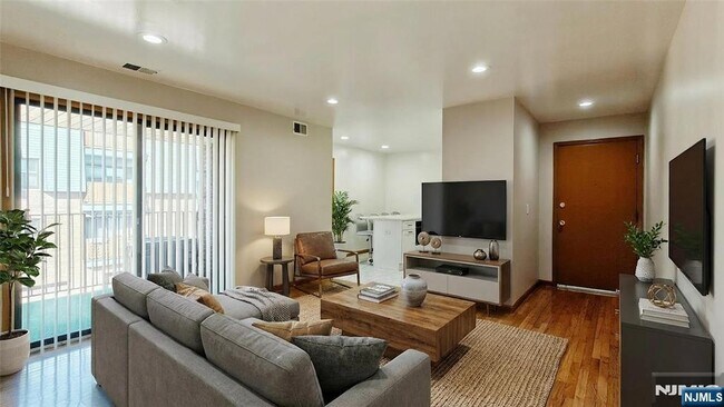 Photo - 700 Schuyler Ave Unit G34