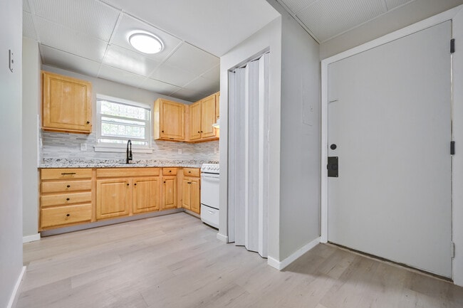 Photo - 234-240 Mather St, Hartford, CT 06112