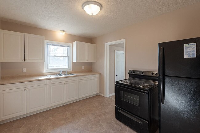 Photo - 2301 S Milton Dr