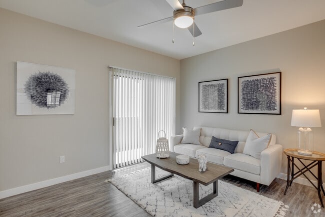 1HAB, 1BA, 717 ft²