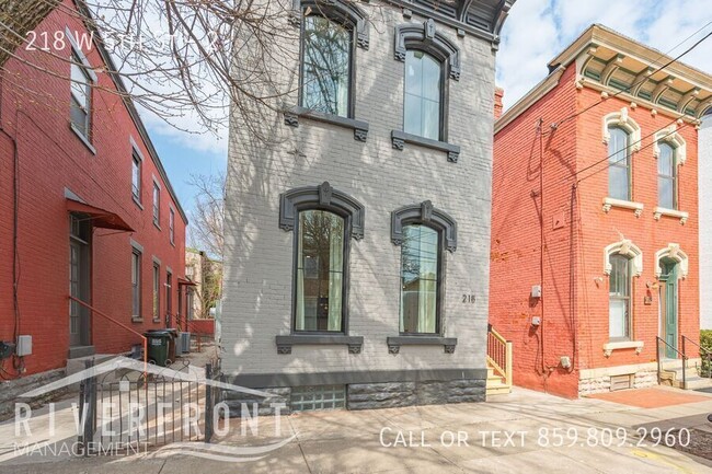 Building Photo - 218 W 5th St Unit 2