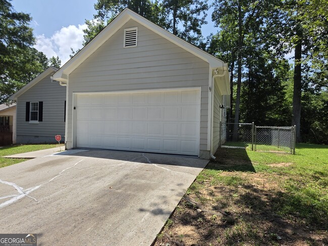 Photo - 232 Hampton Dr