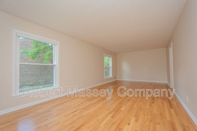 Photo - 1813 Crossgate Ln