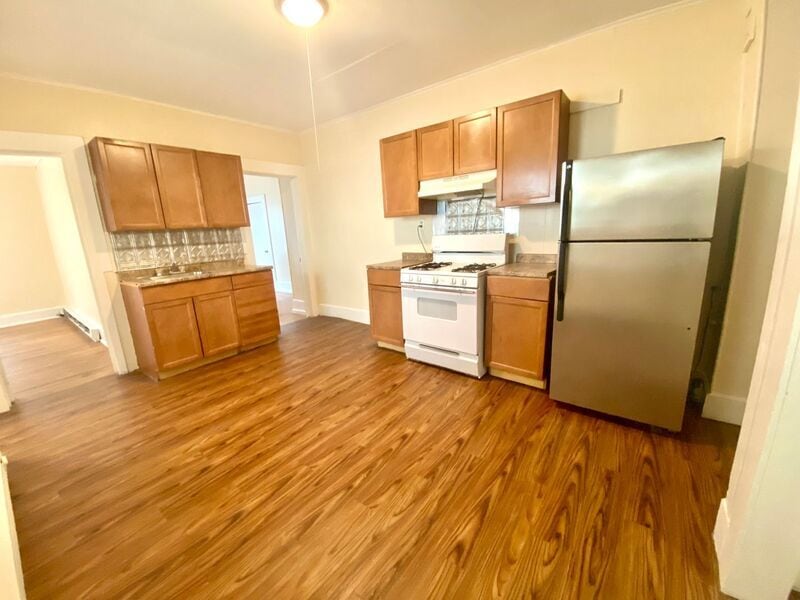 Photo - 72 Kensington Ave