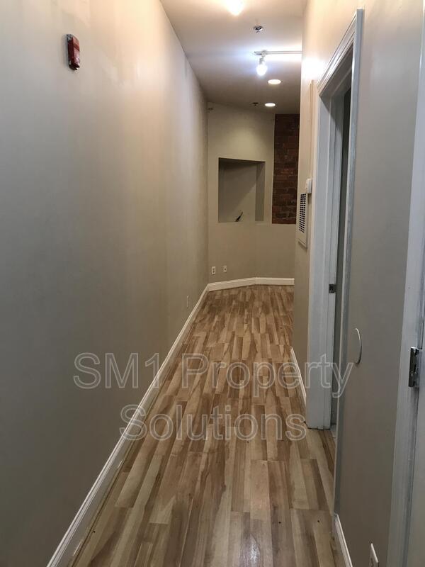 Photo - 220 W Market St