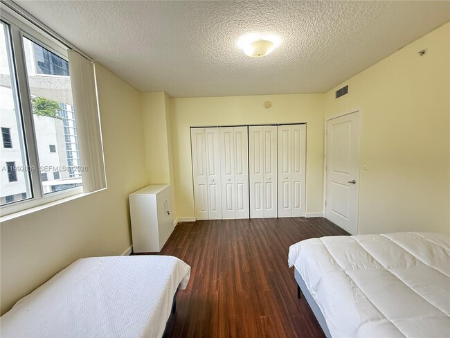 Photo - 601 NE 23rd St Unit 901