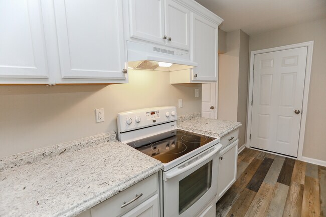 Photo - 631 Quincy St Unit D