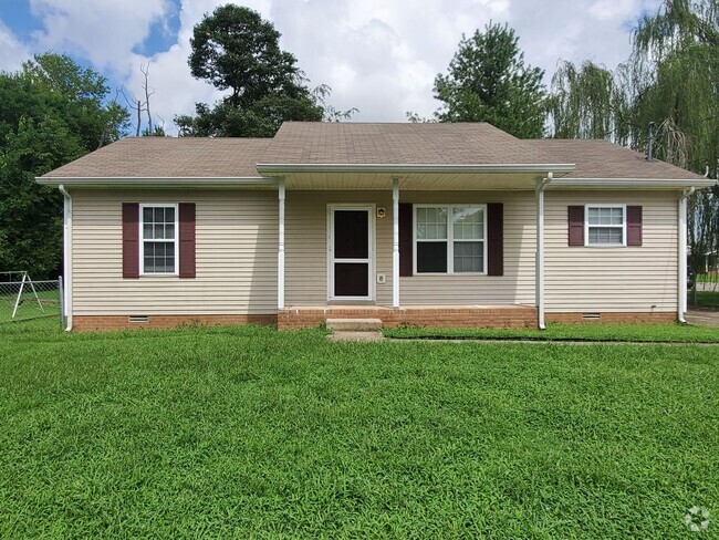 Building Photo - $1325.00 - Adorable 3 Bedroom 2 Bath Home ...