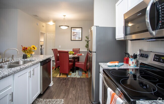 2BR,2BA-969 SF - Eden's Edge Apartments