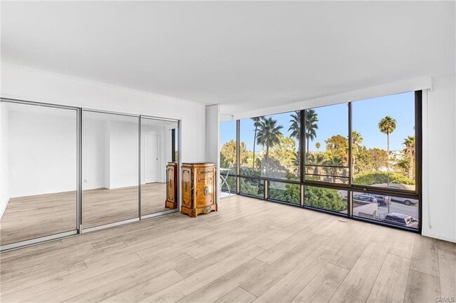 Building Photo - 4337 Marina City Dr Unit 149
