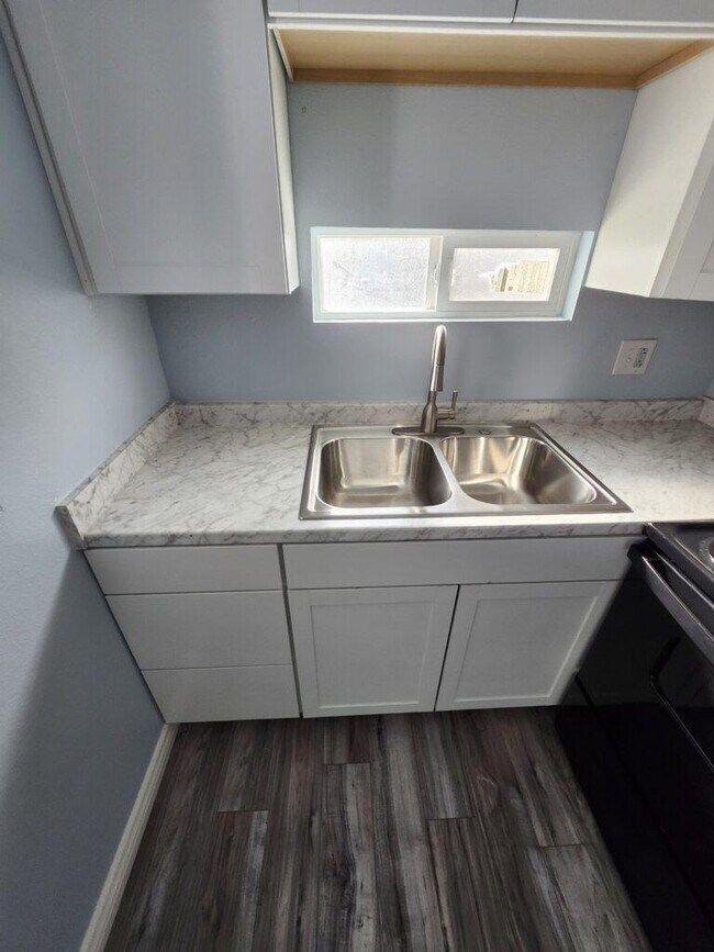 Photo - 510 McKellar Cir Unit 1