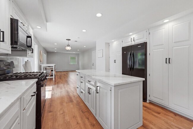 Photo - 317 E Forest Ln