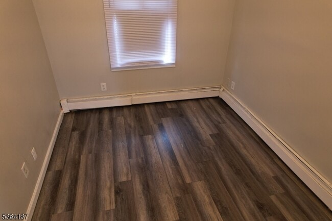 Building Photo - 404 Market St Unit 4-4 Rental