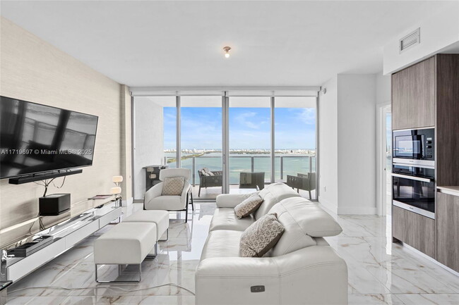 Photo - 2900 NE 7th Ave Unidad 4104 Rental