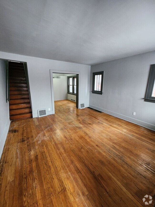 Building Photo - 3515 Cuming St Unit 3517 Rental