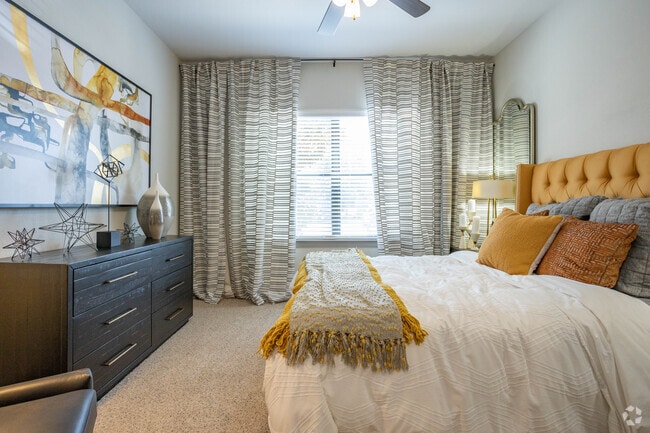 2 BR, 2 BA - 1,103 SF