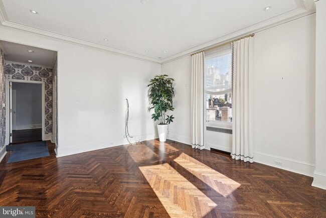 Building Photo - 237 S 18th St Unit 4D