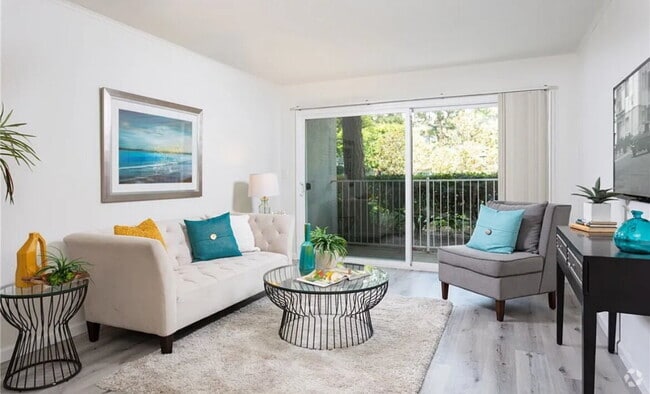 Building Photo - "Chic Newport Beach Retreat: 1-Bed, 1.5-Ba... Unit 109 Rental