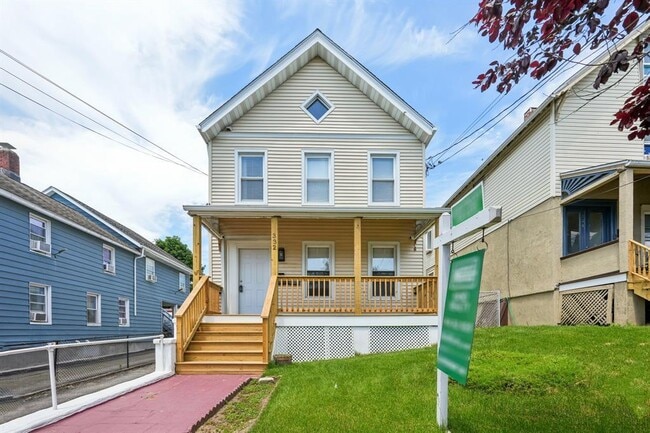 Building Photo - 332 Locust Ave Rental