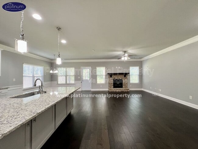 Photo - 2435 Kemp Dr NW