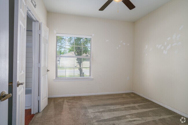 3BR, 2BA - 1,226SF - Second Bedroom - Elm Street Village