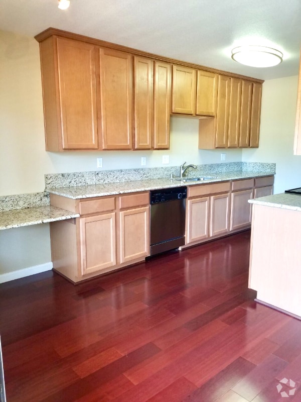 Building Photo - 300 Glenwood Cir Unit 184 Rental