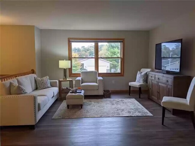 Photo - 1424 Sunset Ave SE