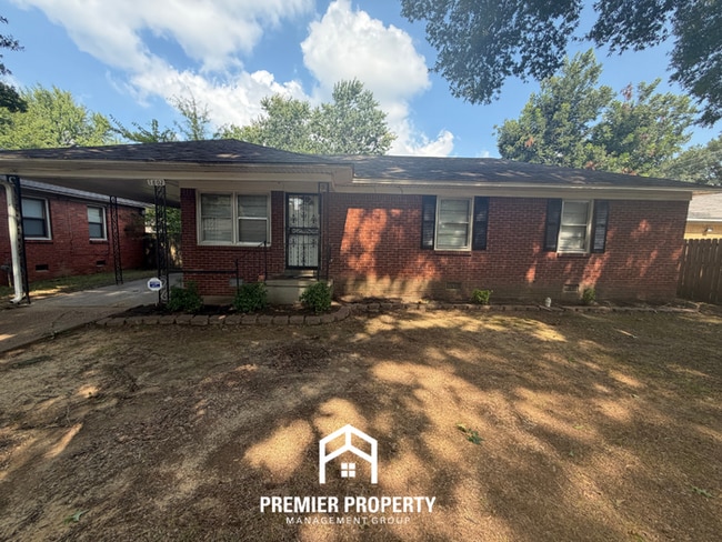 Building Photo - 3BR/2BA Memphis Rental with Hardwood Floors & Tile Galley Kitchen