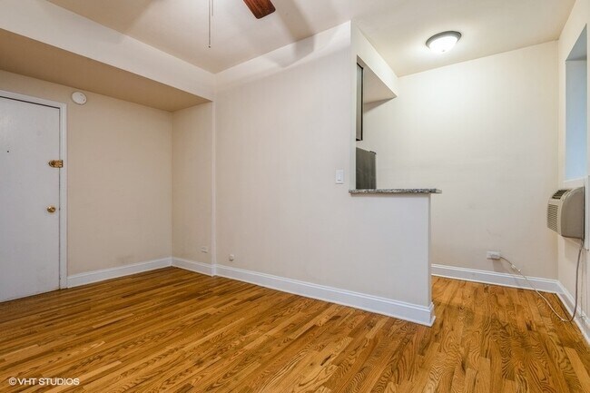 Photo - 1430 N Dearborn Pkwy Unit 110