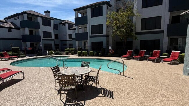 Building Photo - 3848 N 3rd Ave Unit 2052