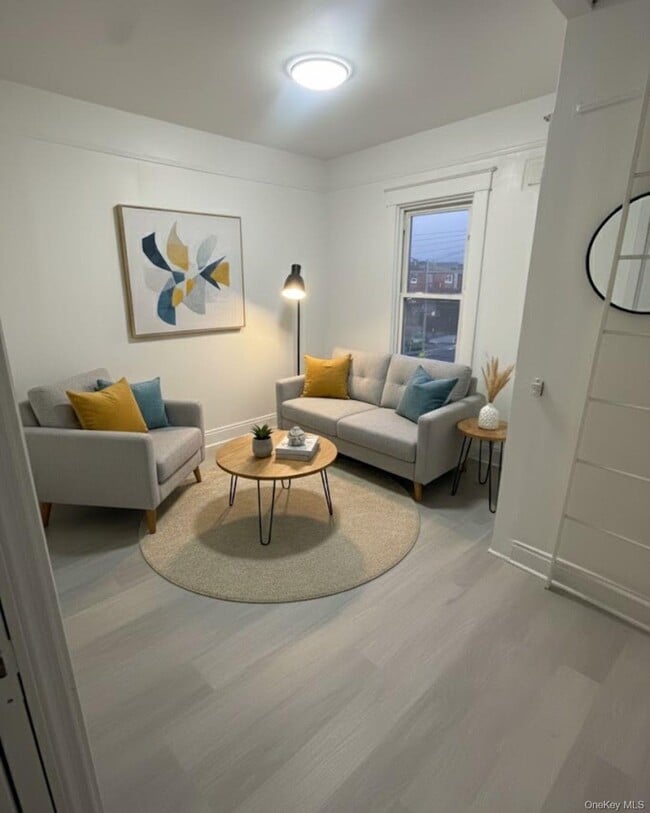 Building Photo - 3581 Eastchester Rd Unit 2