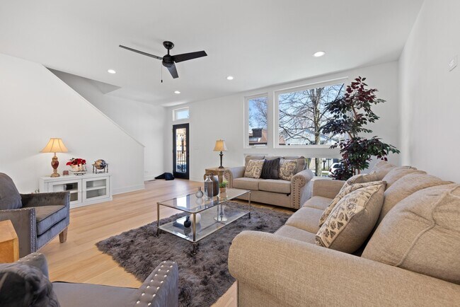 Photo - 1522 N Leamington Ave