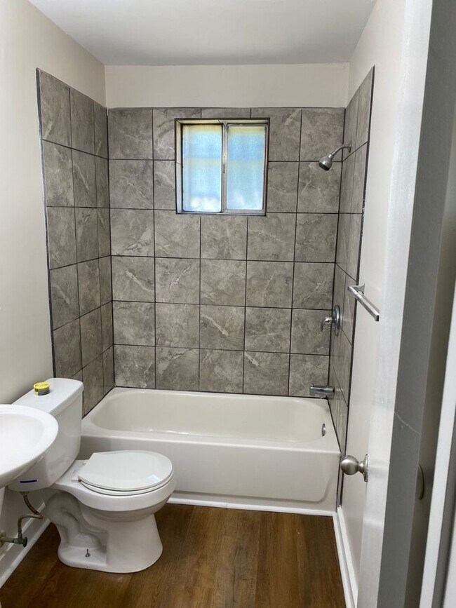 Photo - 2583/2585 Oxford Unit 2583 Oxford