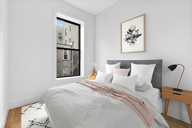 Photo - 756 Lincoln Pl Unit 2