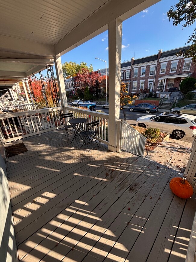 Photo - 449 Newton Pl NW