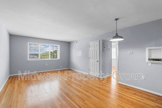 Building Photo - 2501 S Big Bend Blvd Unit 8 Rental