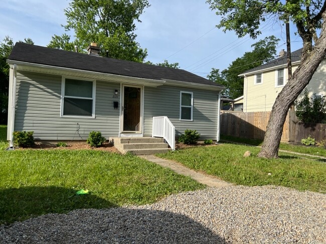 Photo - 2171 Aberdeen Ave