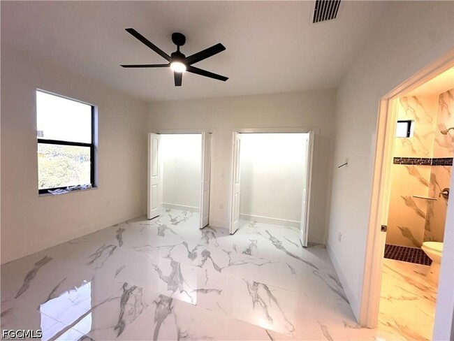 Photo - 2404 Dickens Ave N